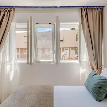 Center Located Cosy - 5min Walk To The Palace *