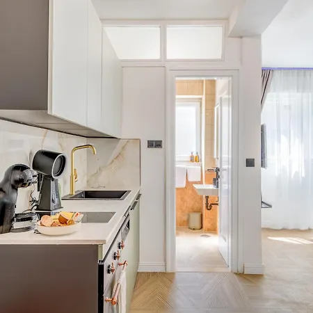 Center Located Cosy - 5min Walk To The Palace *