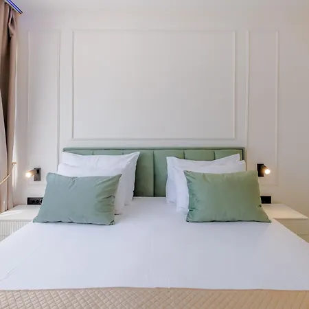 Center Located Cosy - 5min Walk To The Palace