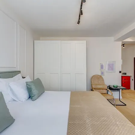 Center Located Cosy - 5min Walk To The Palace